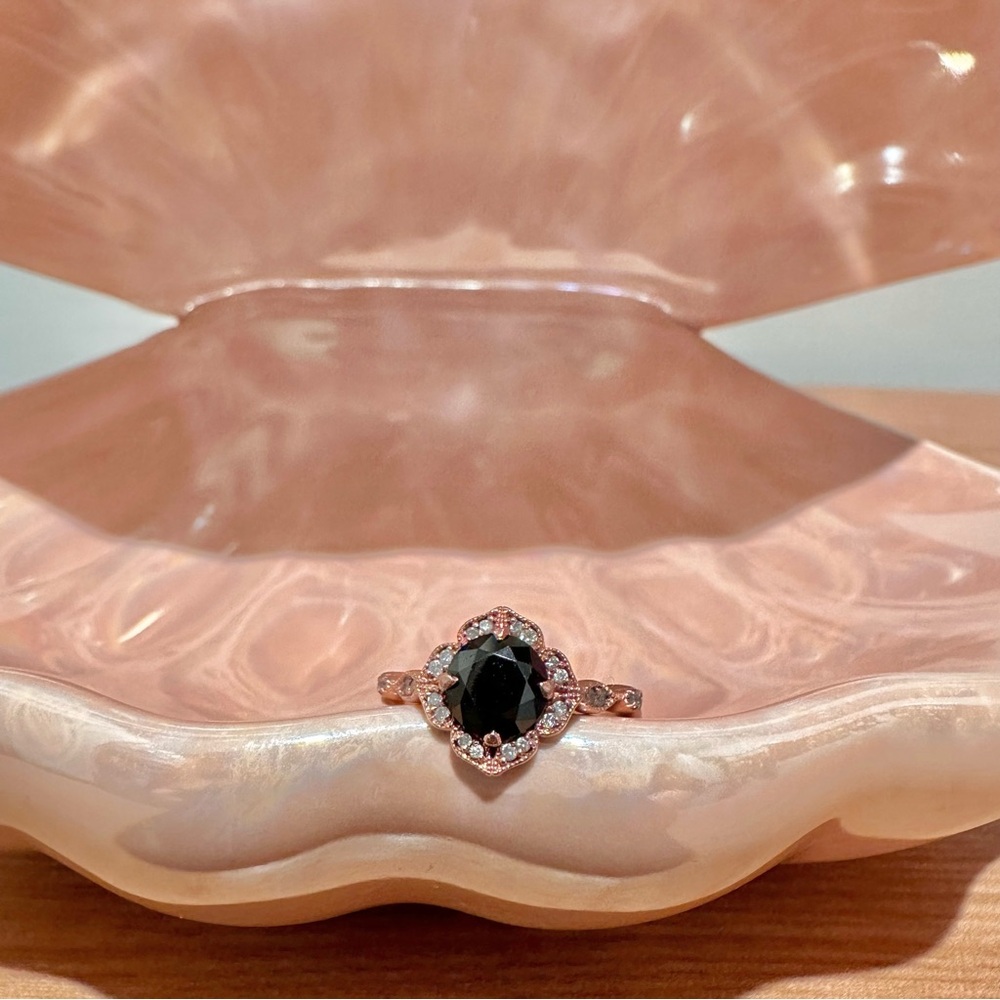 10K Rose Gold Vintage Style Black Sapphire 1.50 Carat in Engagement Ring